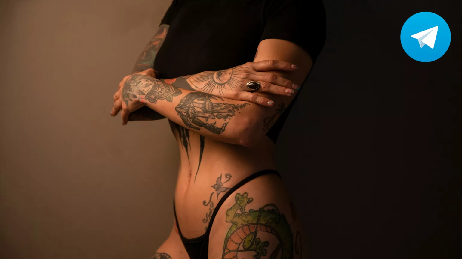 OnlyFans Model with tattoos